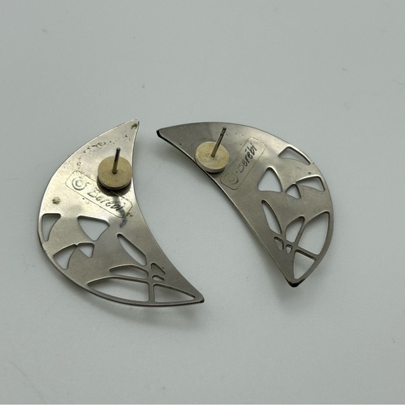 Vintage Berebi Silver Tone Crescent Shaped Stud Earrings with Pastel Green - Picture 5 of 9